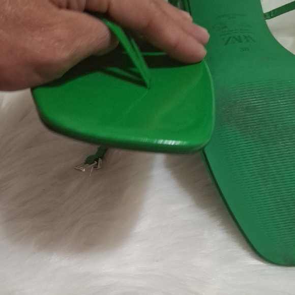 Zara Women's Vibrant Green Sandals - Picture 7 of 8